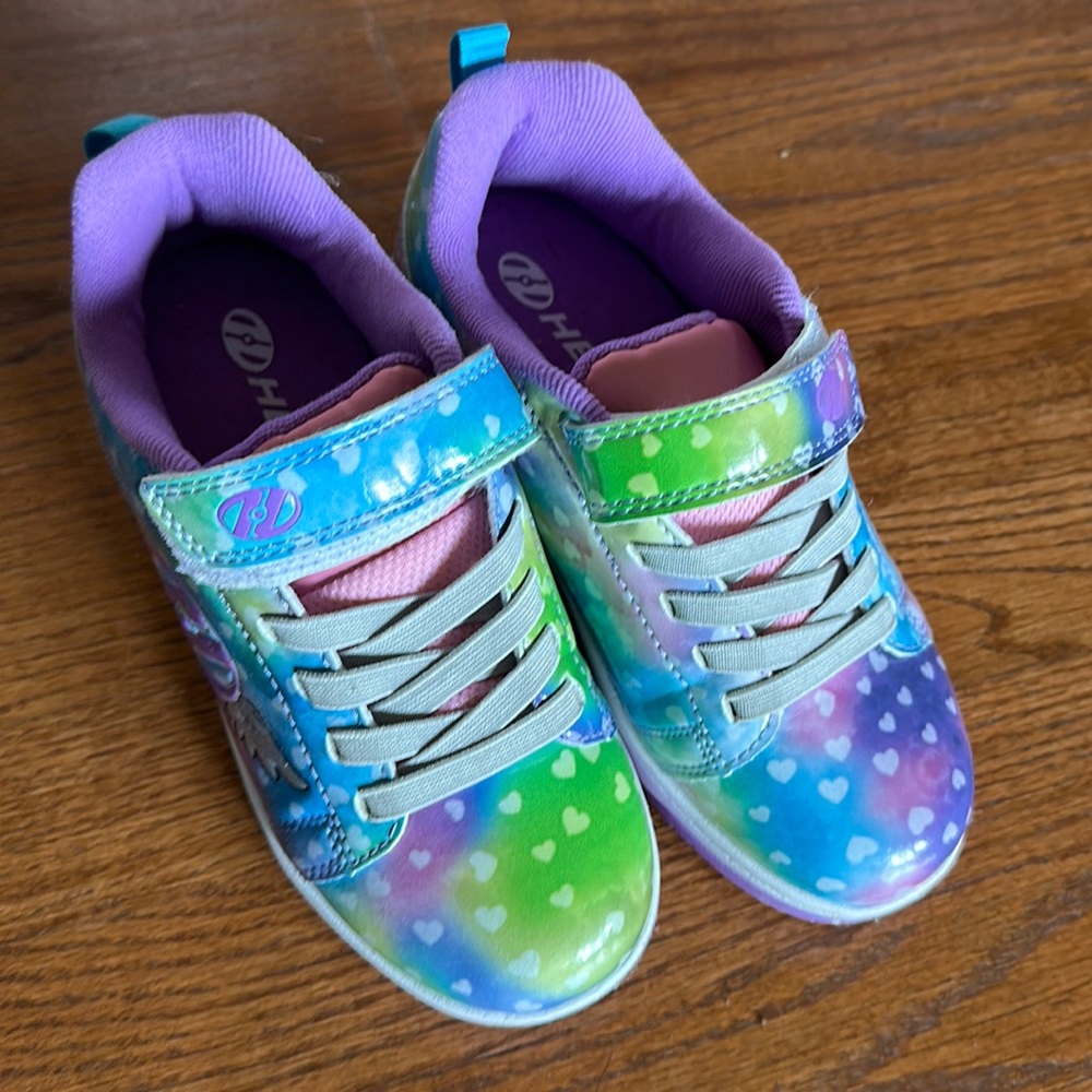 Girls size 2 Heelys never been worn